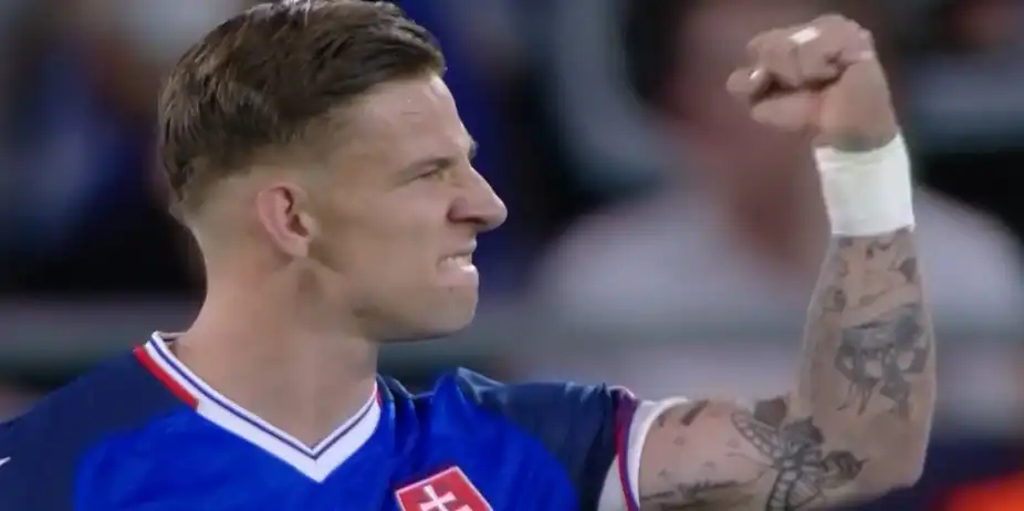 Tomas Suslov's left-footed kick from out of the box | Top moment of the day 5