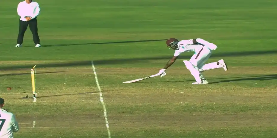 Caught Off-Guard! Marnus's direct-hit left Alzarri dazed