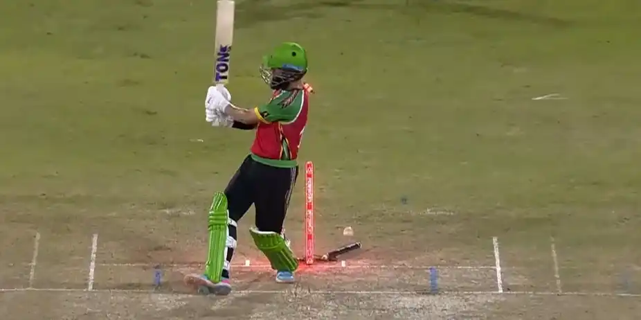 MIDDLE STUMP UPROOTED! Kaleem Sana's blazing delivery