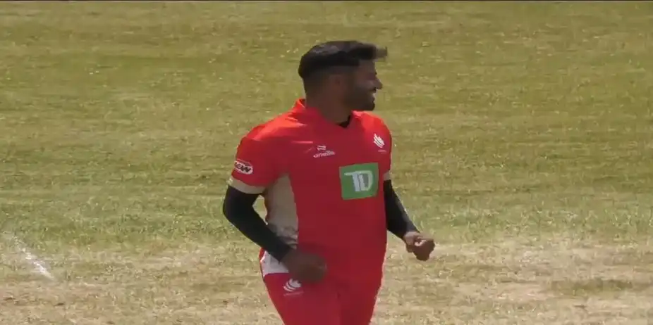 Kaleem Sana's 3 for 16 | Match 1