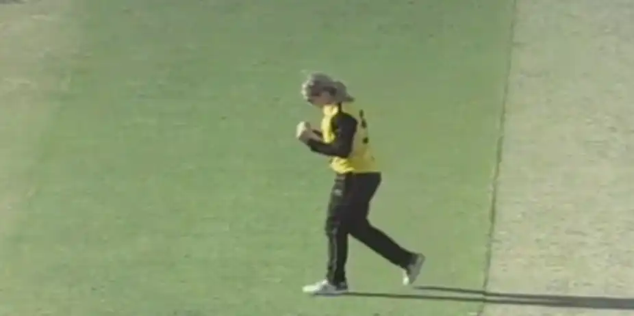 Lilly Mills's 3 for 42 | Match 39