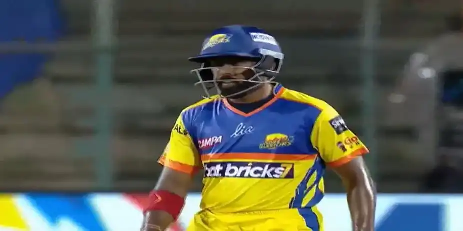 M Venkatesh's 77 off 50 | Match 4