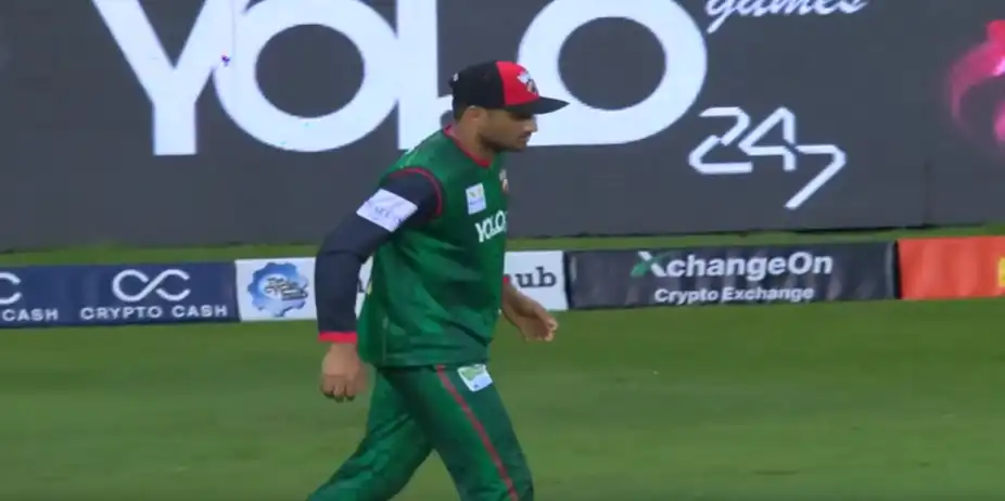 NO ESCAPE! Nawaz plucks it at deep mid-wicket to dismiss Shepherd