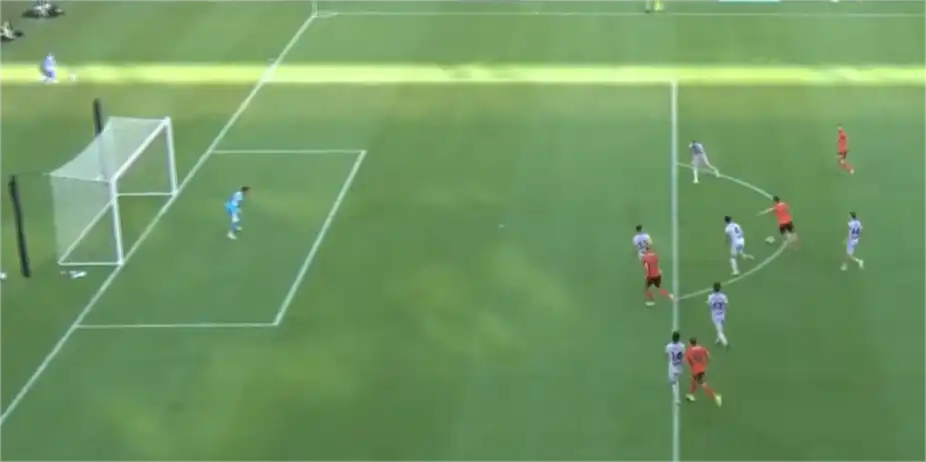 GOLAZO! Christopher Long scores a sensational long-ranger