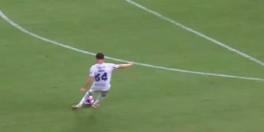 Free-Kick Magic! Juan Mata puts Melbourne Victory ahead