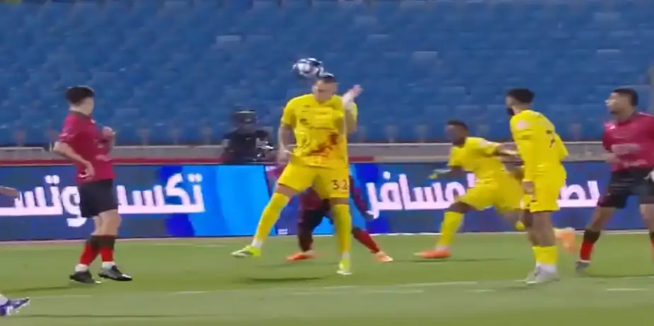 Retegui's brilliant header restores the lead for Al Qadsiah
