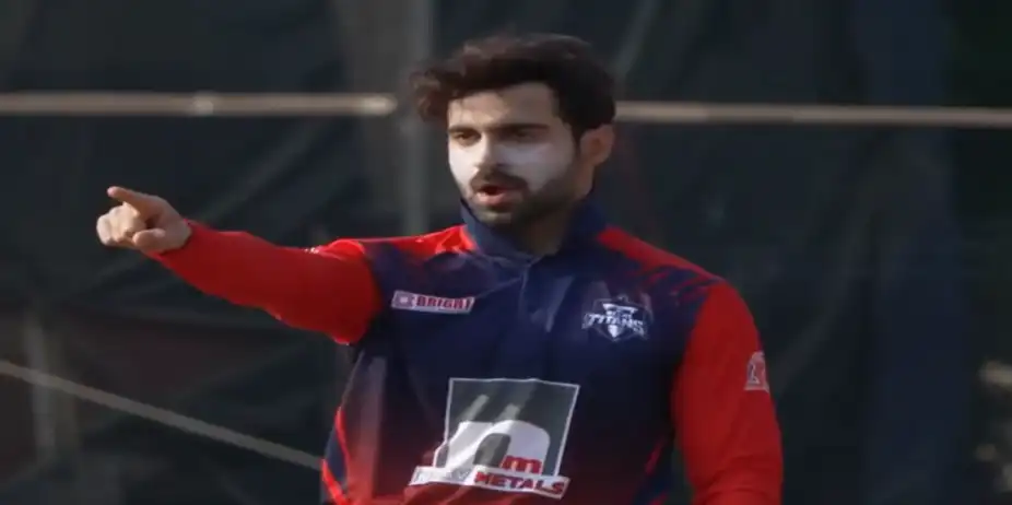 Karan Raheja's 4 for 16 | Match 12