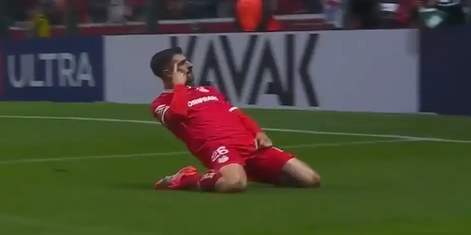 HAT-TRICK HERO! Paulinho leads Toluca to a thumping win