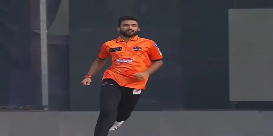 Saransh Surana's 3 for 6 | Match 8