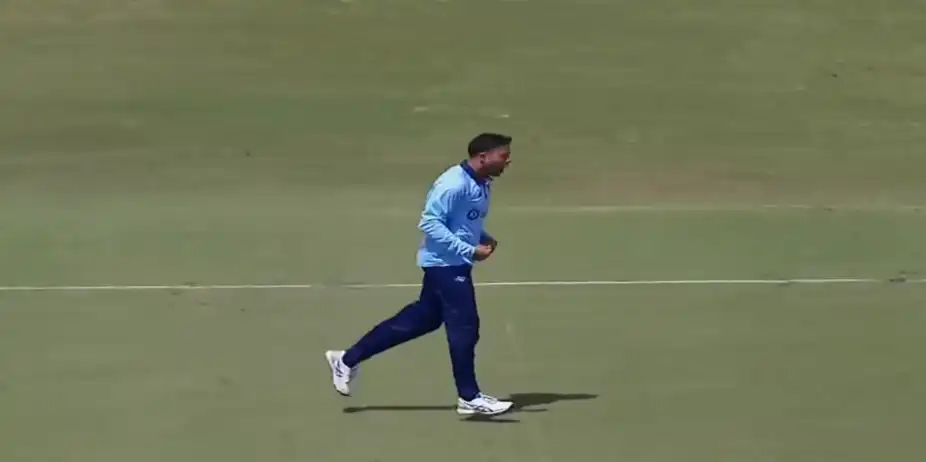 Tanveer Sangha's 3 for 64 | Match 13