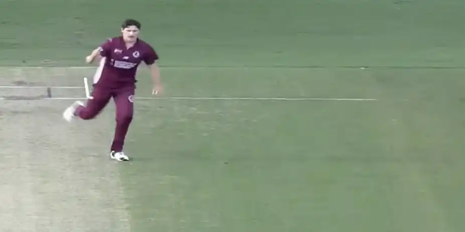 Tom Straker's 3 for 65 | Match 5