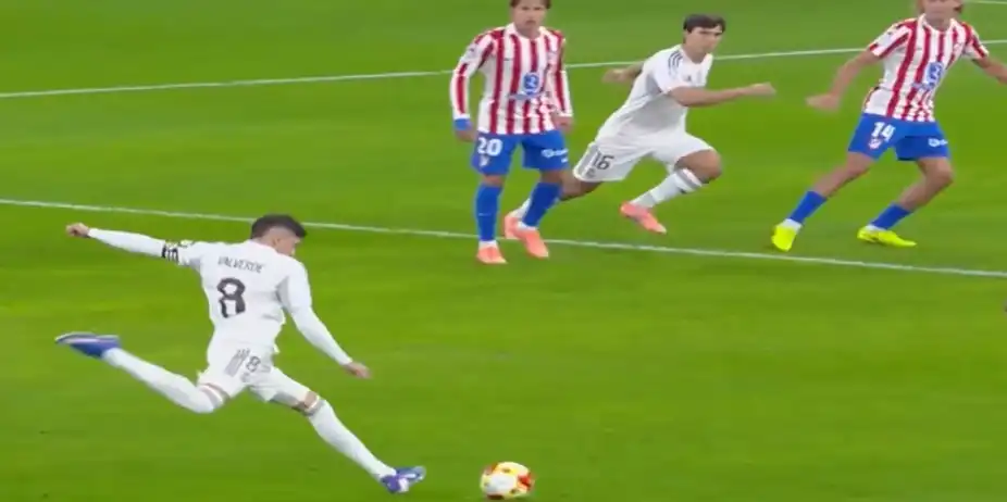 THUNDERBOLT! Valverde unleashes a screamer