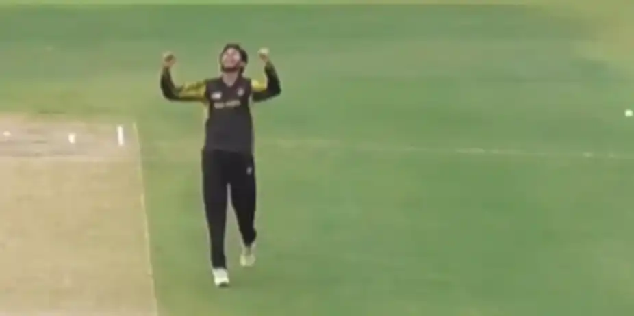 Vijay Unni's 3 for 22 | 2nd ODI