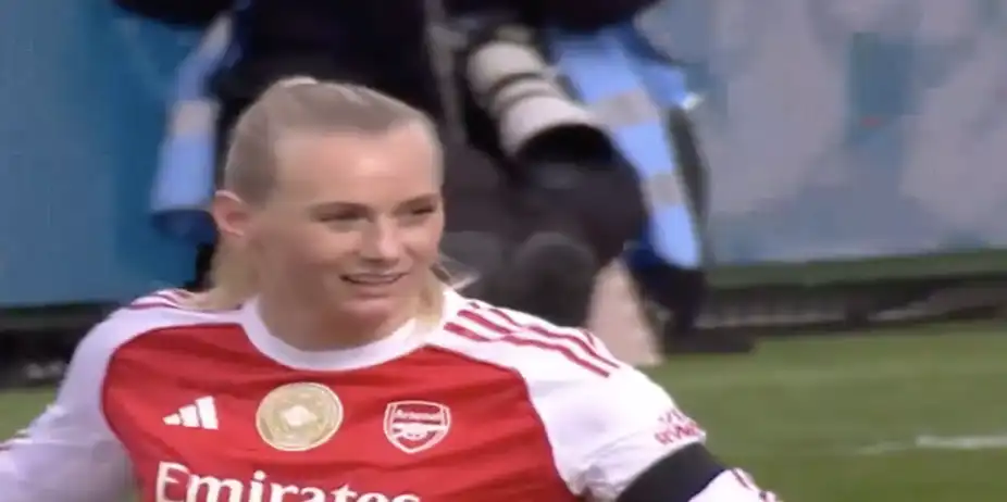 BRILLIANT TEAM GOAL! Blackstenius finishes off a slick move for Arsenal
