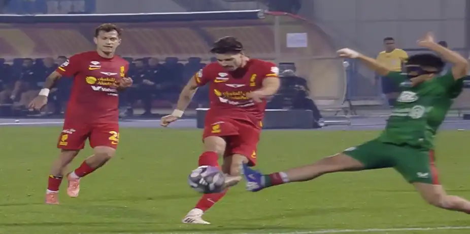 SCREAMER ALERT! Julian Weigl nets an absolute stunner vs Al-Ettifaq