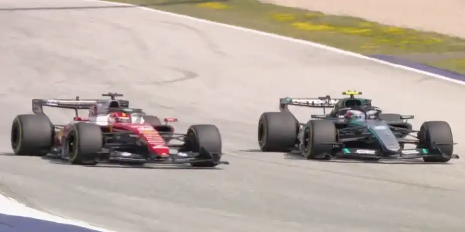 SUPERB! Antonelli makes the move on Leclerc into Turn 9