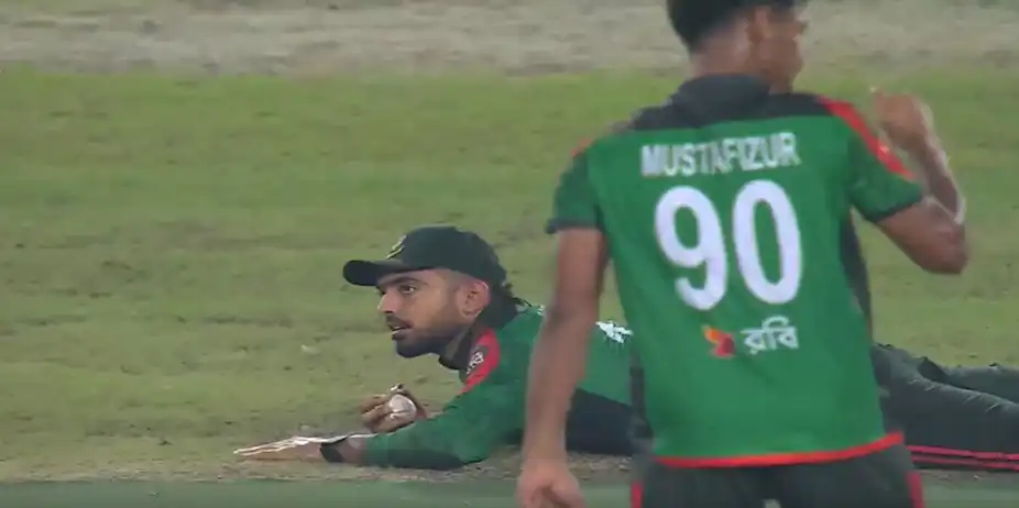 INCREDIBLE! Saif Hassan plucked a blinder out of nowhere