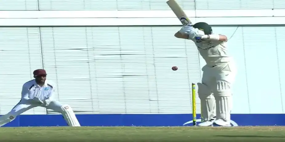 BIG MISTAKE! Inglis misjudged and got castled by Seales