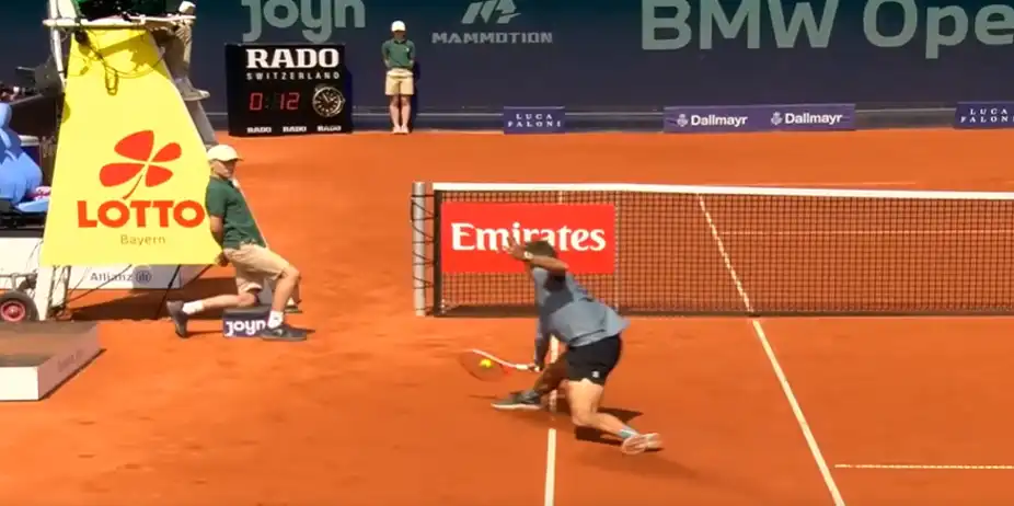 TAKE A BOW! Cobolli's acrobatics leaves Zverev dazed