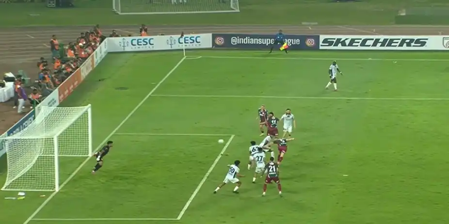 CRACKING HEADER! Tom Aldred powers Mohun Bagan home