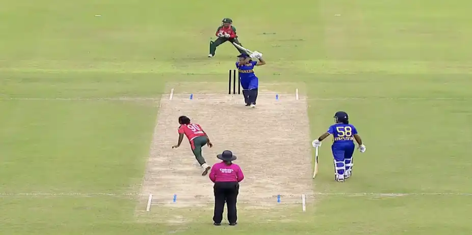 4444! Imesha Dulani goes berserk with the bat 