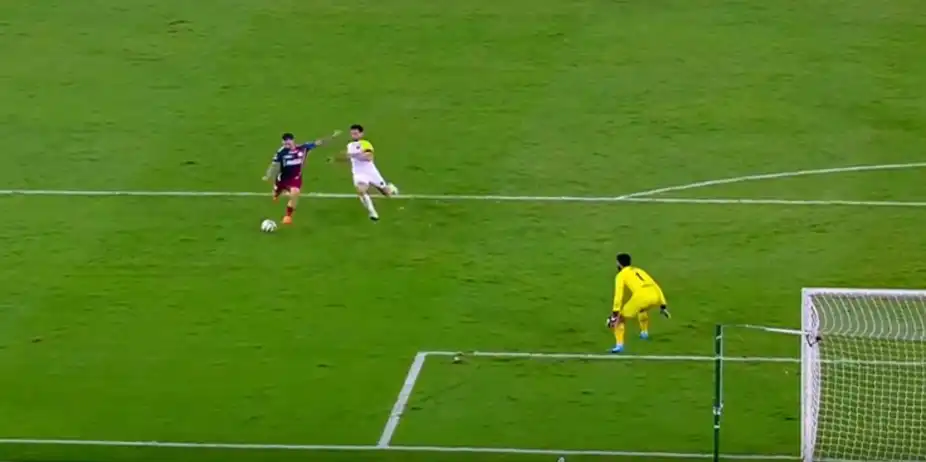 INCREDIBLE! Jamie Maclaren scores four goals against Odisha