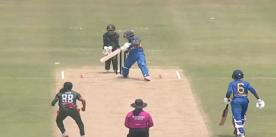 BRILLIANT! Hansima Karunaratne slams her first ODI fifty 