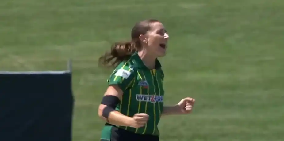 Rosemary Mair's 4 for 11 | Match 18