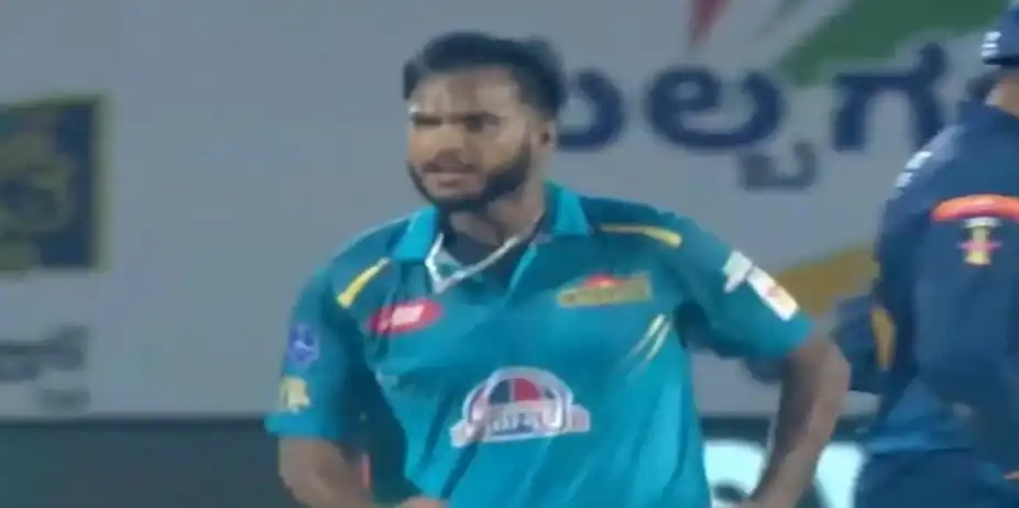 Vyshak Vijaykumar's 3 for 19 | Match 8
