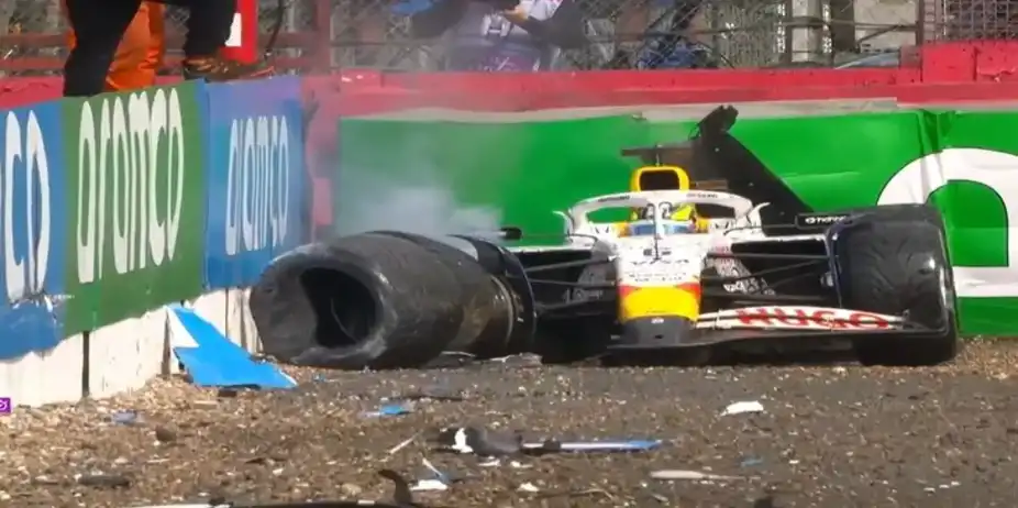 BLIND COLLISION! Hadjar crashed into Antonelli in rain chaos