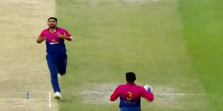 Junaid Siddique's 3 for 44 | Match 87