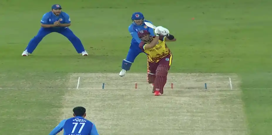 ABSOLUTE PEACH! Mujeeb Ur Rahman bamboozles Brandon King