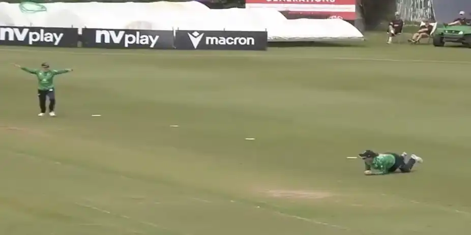 STUNNER! Leah Paul pulls off an excellent diving catch