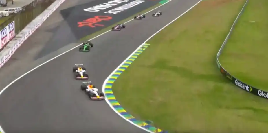 INCREDIBLE! Liam Lawson led the tightest pack ever