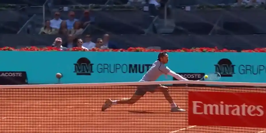 WIZARDRY ON COURT! Lorenzo Musetti dazzles Madrid