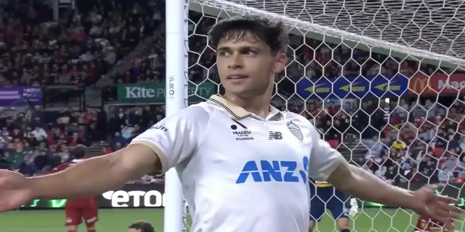 EXQUISITE! Rogerson seals Auckland FC's spot in the Final