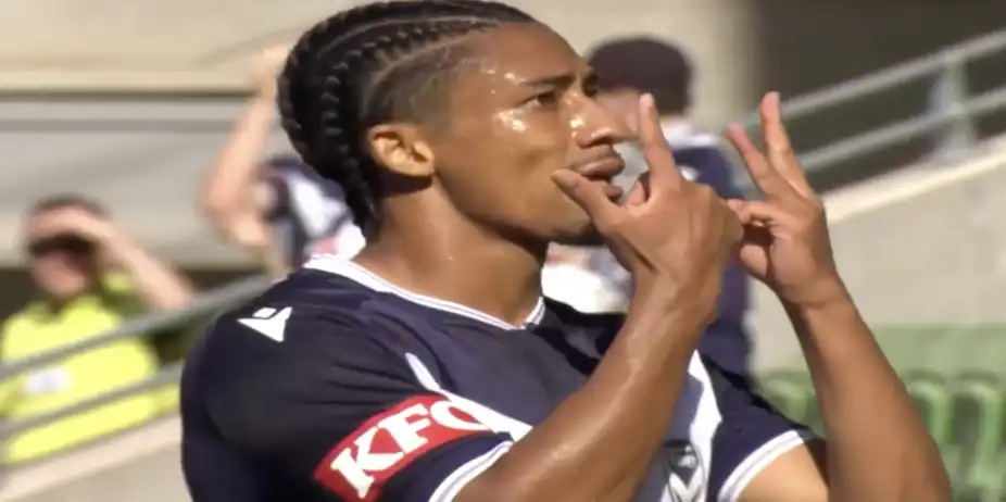 BRILLIANT TEAM GOAL! Charles Nduka puts Melbourne Victory ahead