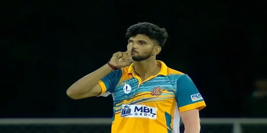 Rishabh Sharma's 3 for 32 | Match 9