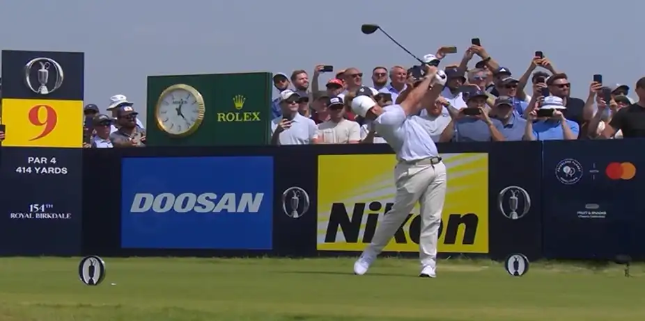 WOW! Rory McIlroy's magic shot