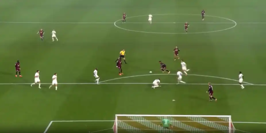 SENSATIONAL! Antonio Nusa sets the net ablaze