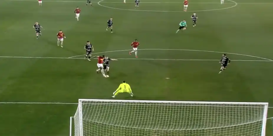 CLINICAL FINISH! Umar Sadiq doubles the lead for Valencia