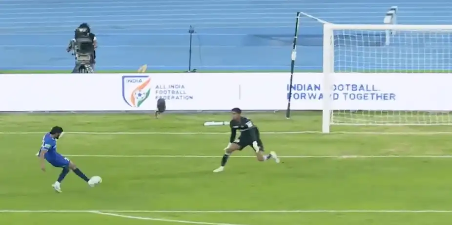 Sahil Tavora's Costly Error! Irfan Yadwad fires Chennaiyin FC ahead