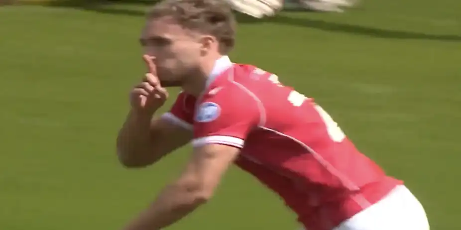 BULLET HEADER! Sam Smith's thumping strike beats the keeper