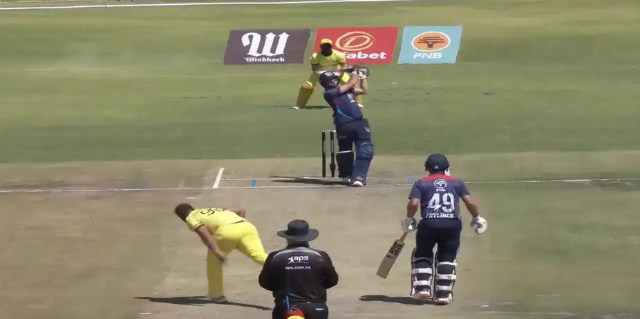 Louren Steenkamp's 82 off 52 | 3rd T20