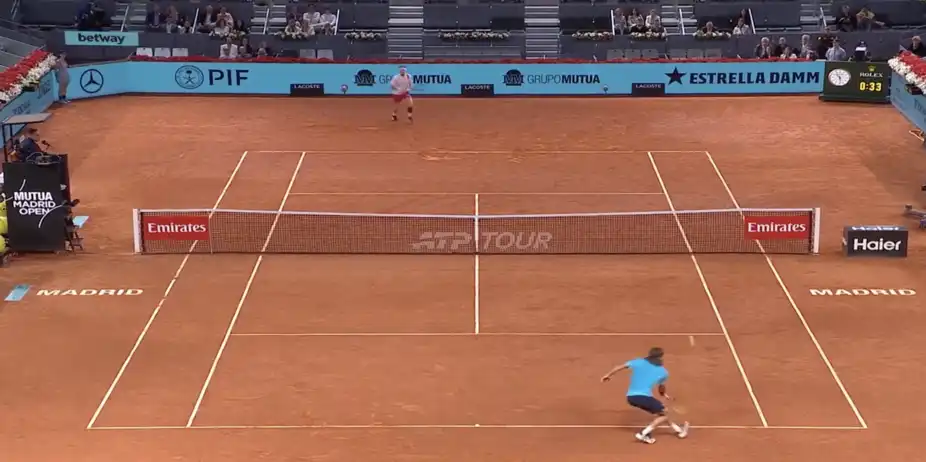 STUNNING! Stefanos Tsitsipas paints the perfect drop shot