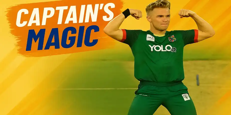 CAPTAIN’S MAGIC! Curran plucks a one-handed screamer